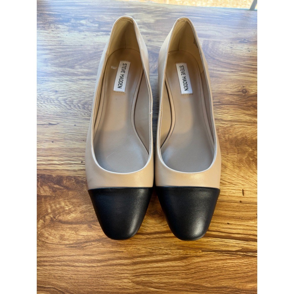 Steve Madden Women's 10M Two Tone Cap Toe Flats Beige Black Pointed Toe Shoes